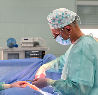 Операції на молочних залозах